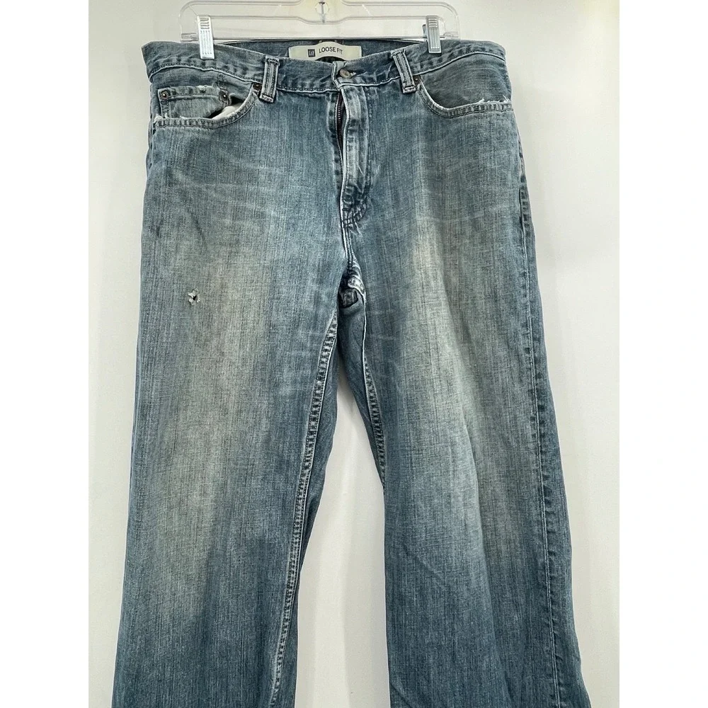 Gap Loose Fit Mens Jeans 35x30 Light Wash Distressed Denim Casual Classic‎ Baggy
